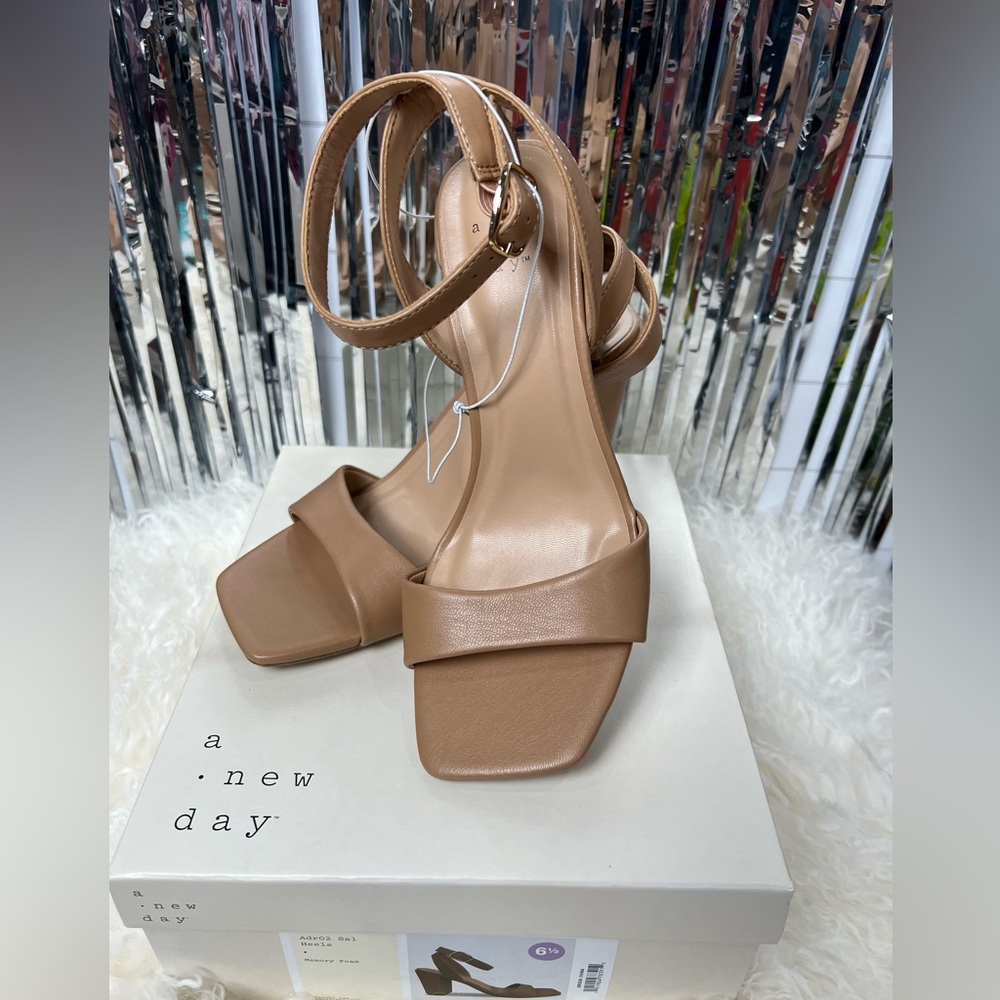 A New Day - Adr02 Sal Heels, Memory Foam, Ankle Strap - NIB